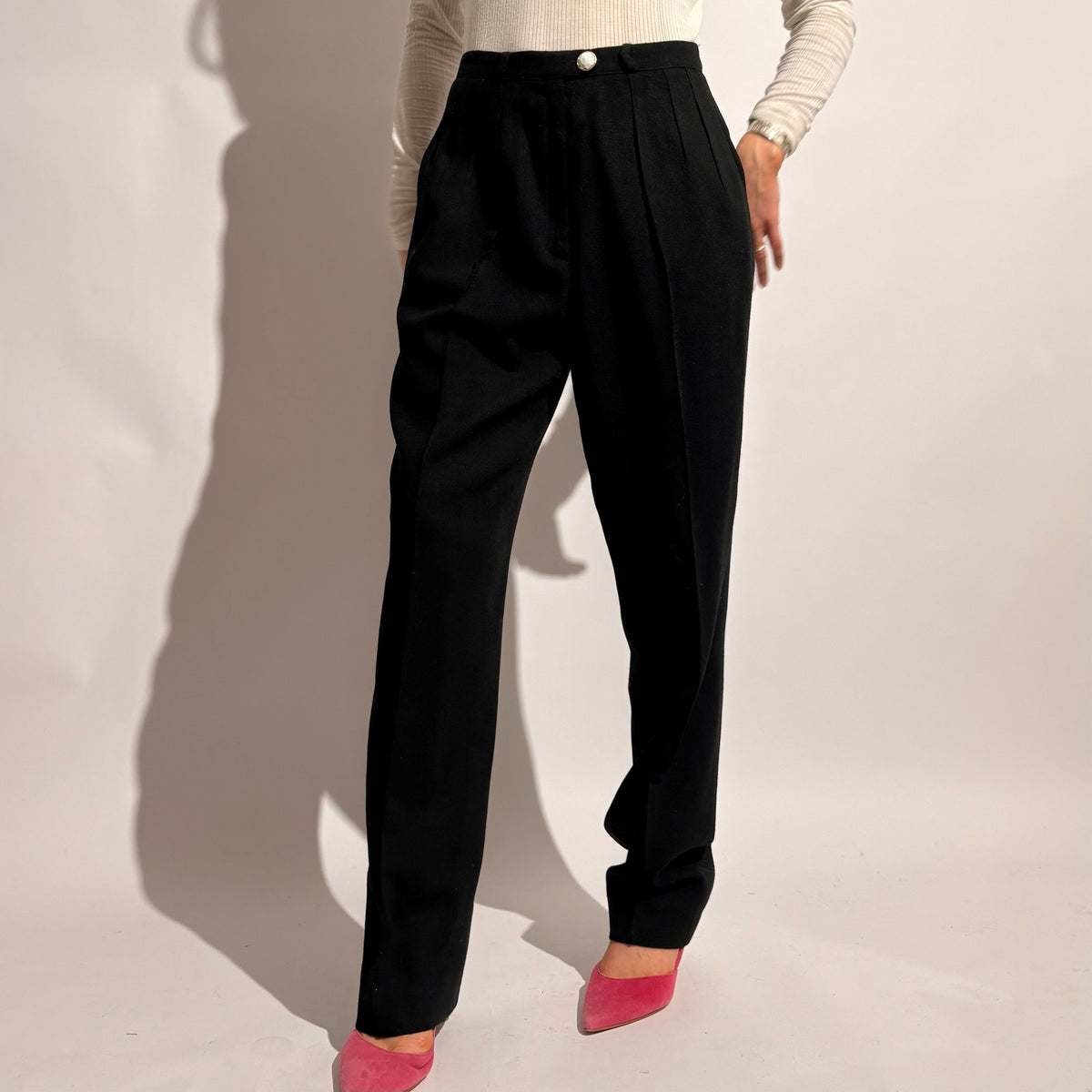 Vintage Black High-Waisted Pleated Trousers - label size 6 (fits like S)