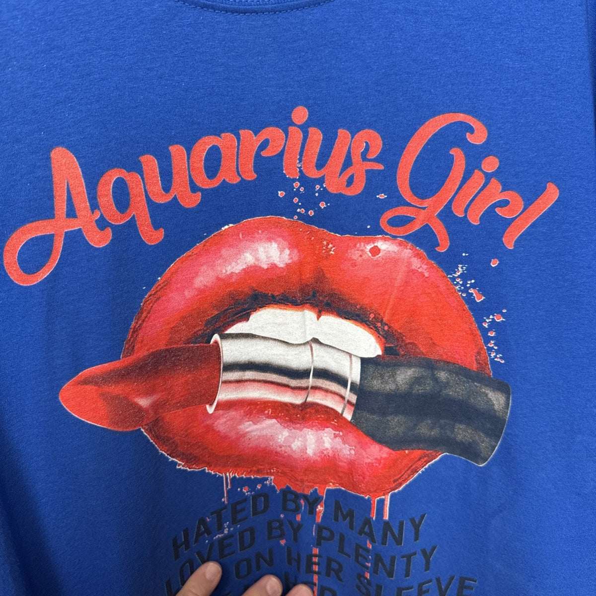 Size XL Fruit Of The Loom Aquarius Girl Lipstick A Mouth She Can’t Control Blue