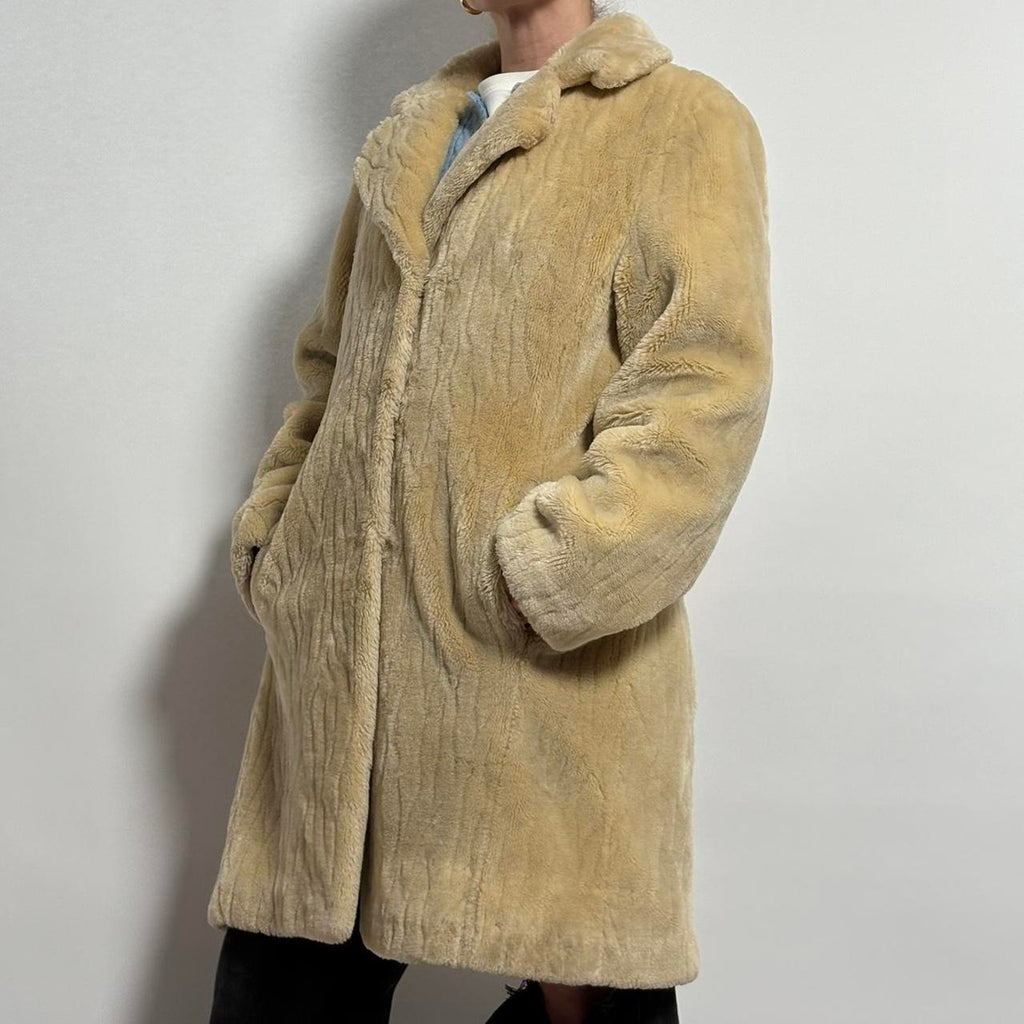 Vintage Portrait Cream Faux Fur Coat - Medium