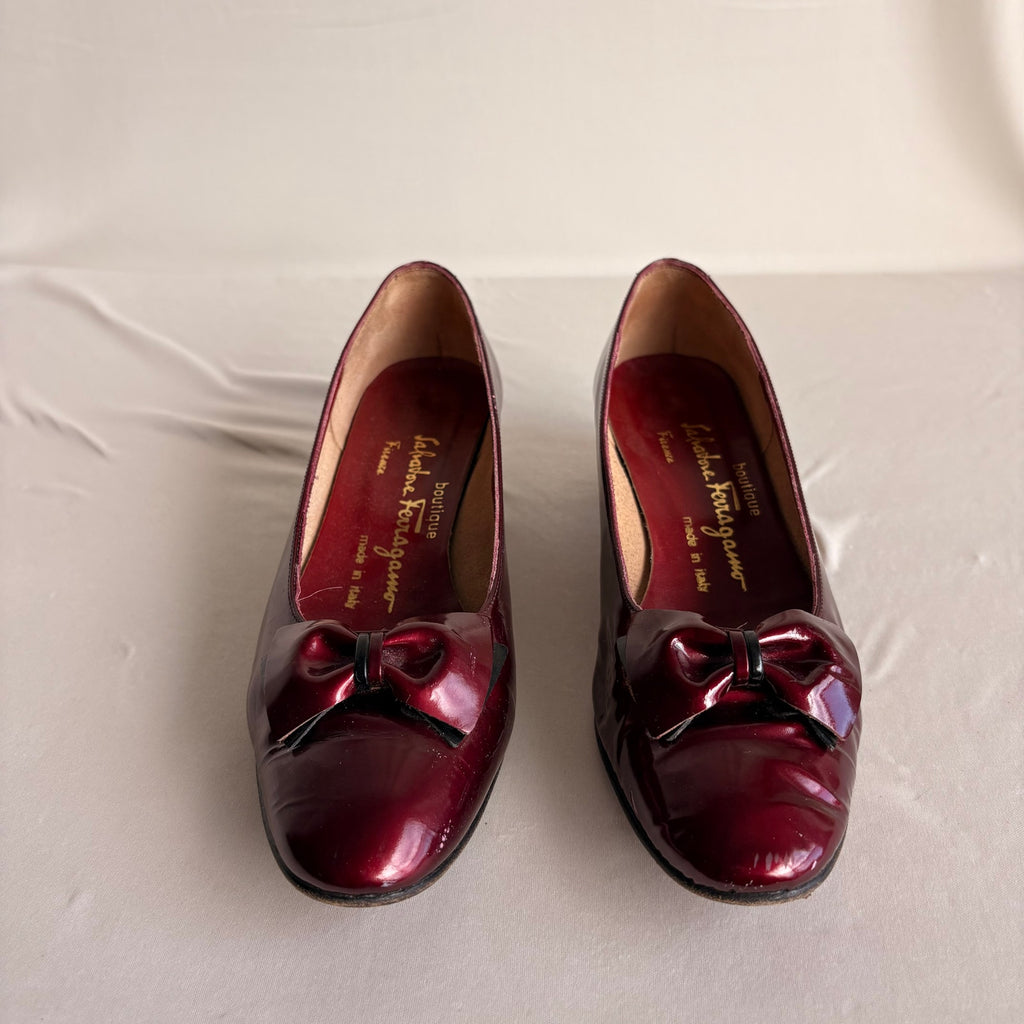 Vintage Salvatore Ferragamo Burgundy Patent Leather Bow Heels - 90s, 7.5