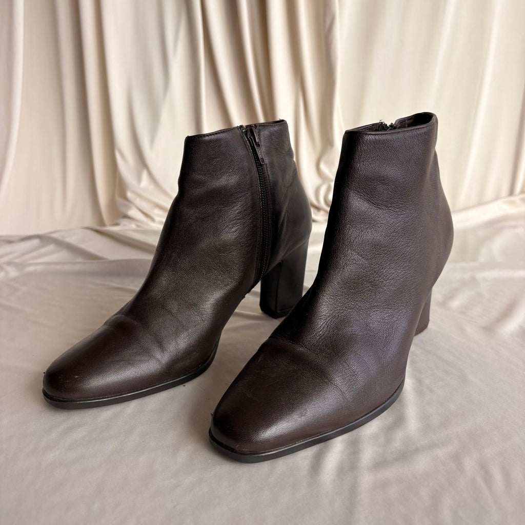 Vintage Brown Aerosoles Round Toe Ankle Boots - Side Zip, 2.5" Heel