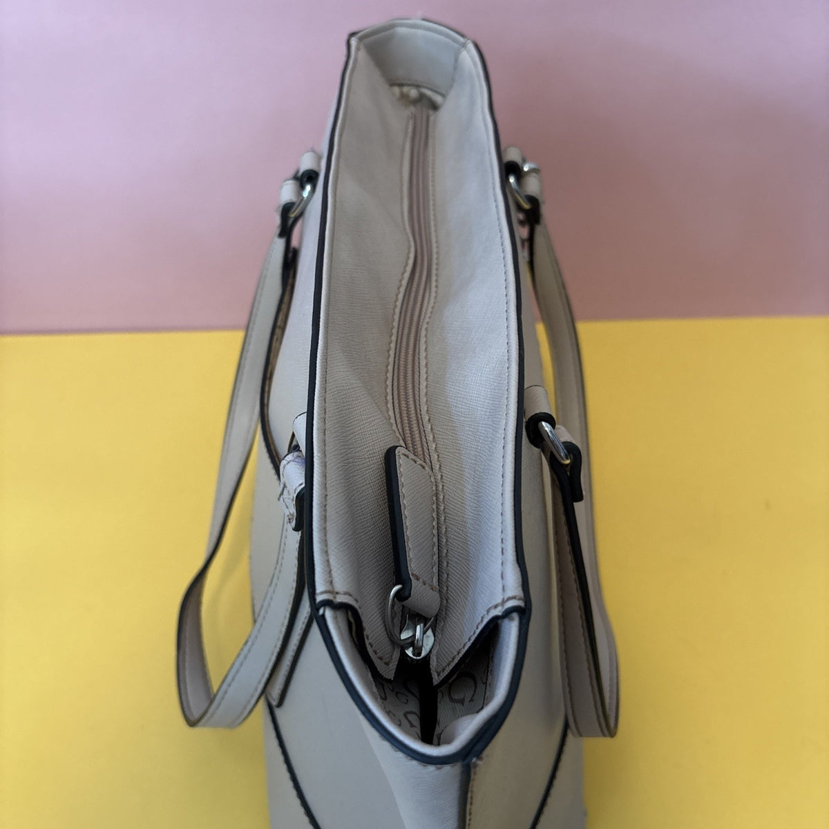 Guess Los Angeles Taupe Classic Rodney Handbag Size Large