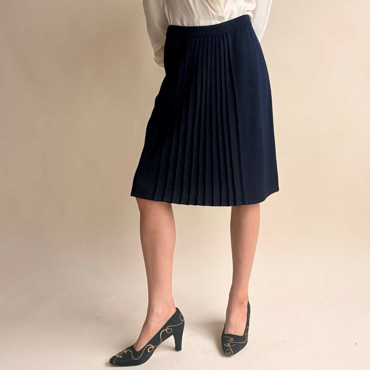 St. John Navy Pleated A-Line Knit Skirt - Made in USA, Size 4