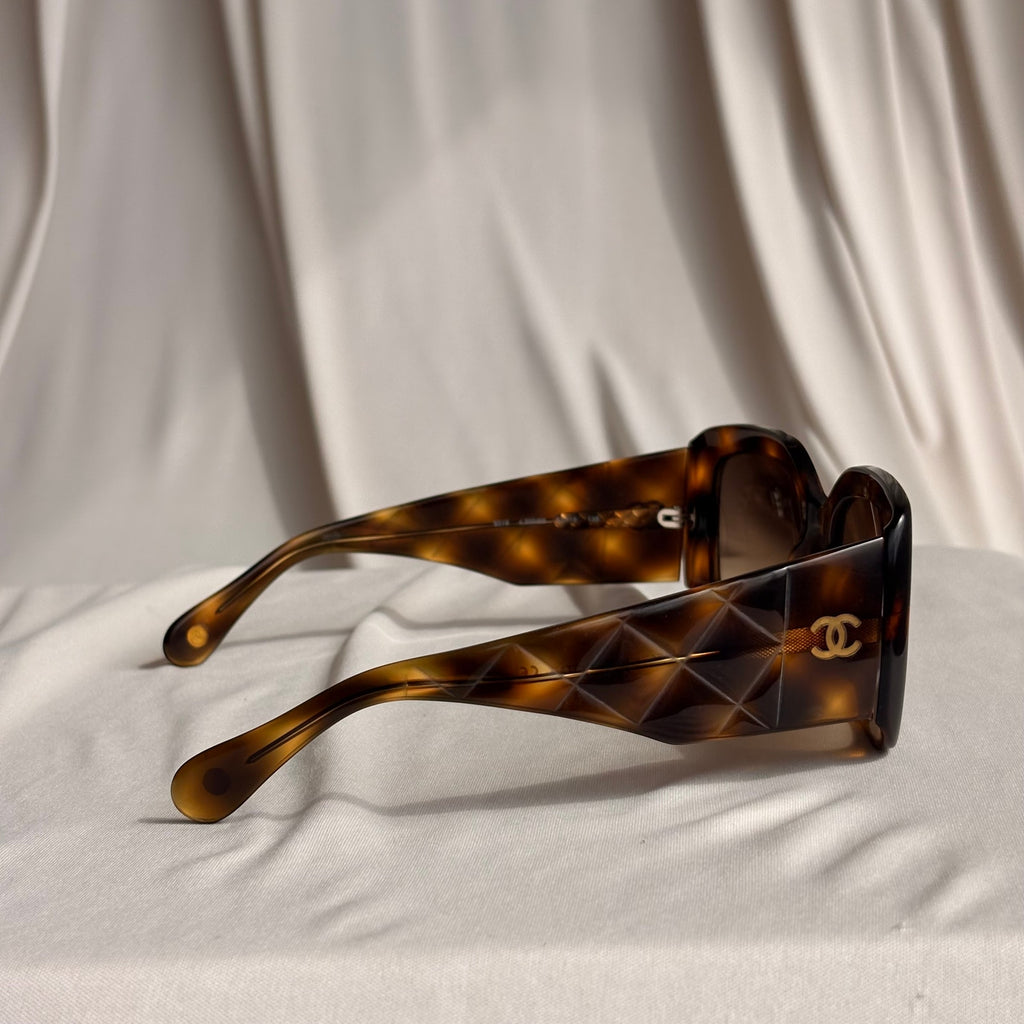 Vintage Chanel 5019 Sunglasses - Havana Tortoise, Quilted CC