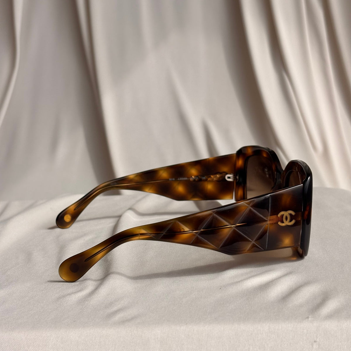 Vintage Chanel 5019 Sunglasses - Havana Tortoise, Quilted CC