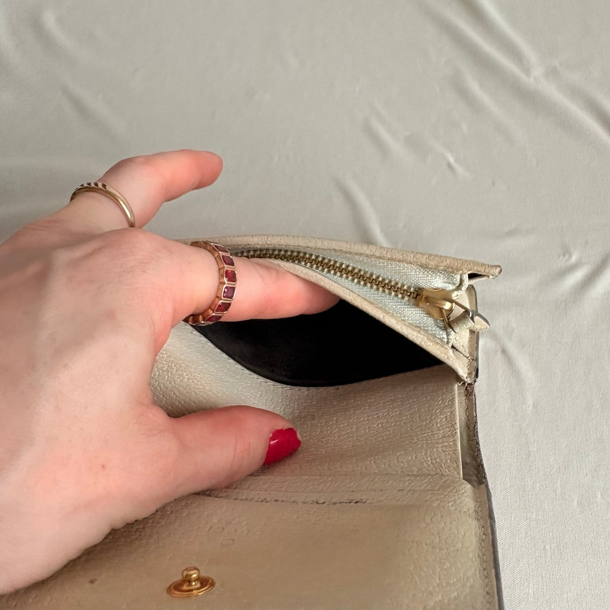 Gucci GG Marmont Berry Print Wallet - Cream, Gold Hardware- 2020