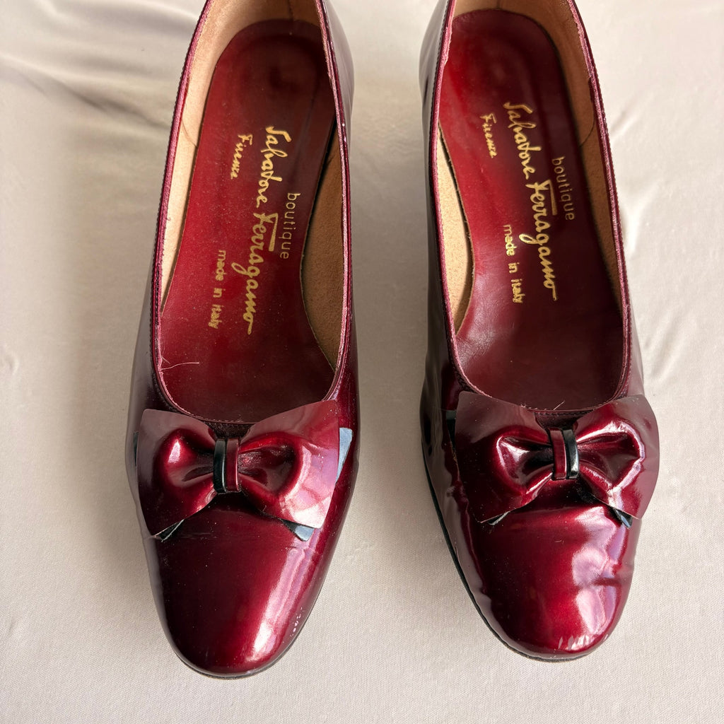 Vintage Salvatore Ferragamo Burgundy Patent Leather Bow Heels - 90s, 7.5
