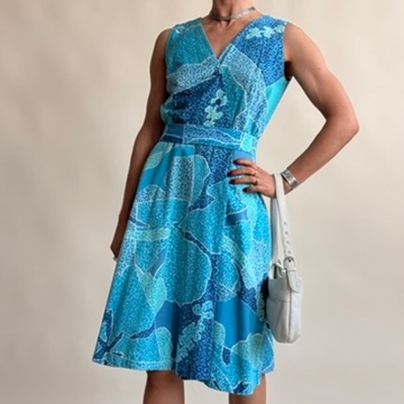 Andrade Honolulu Blue Floral Dress - 1970s Mod Hawaiian, Matching Sash, fits Medium