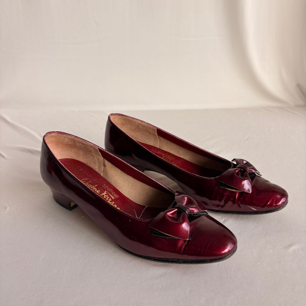 Vintage Salvatore Ferragamo Burgundy Patent Leather Bow Heels - 90s, 7.5