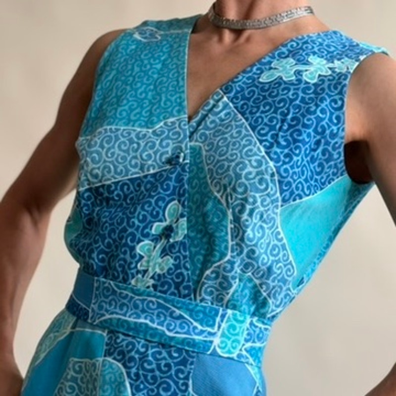 Andrade Honolulu Blue Floral Dress - 1970s Mod Hawaiian, Matching Sash, fits Medium