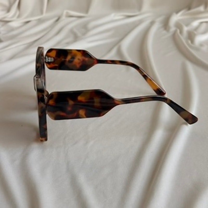 Oversized Tortoiseshell Cat-Eye Sunglasses - Blue Gradient Lenses, Brand New