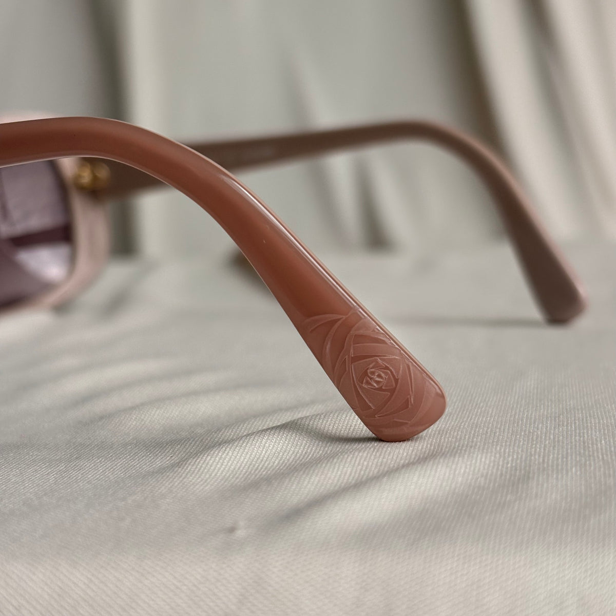 Valentino V619S Rectangular Sunglasses - Dusty Pink, Floral Scroll