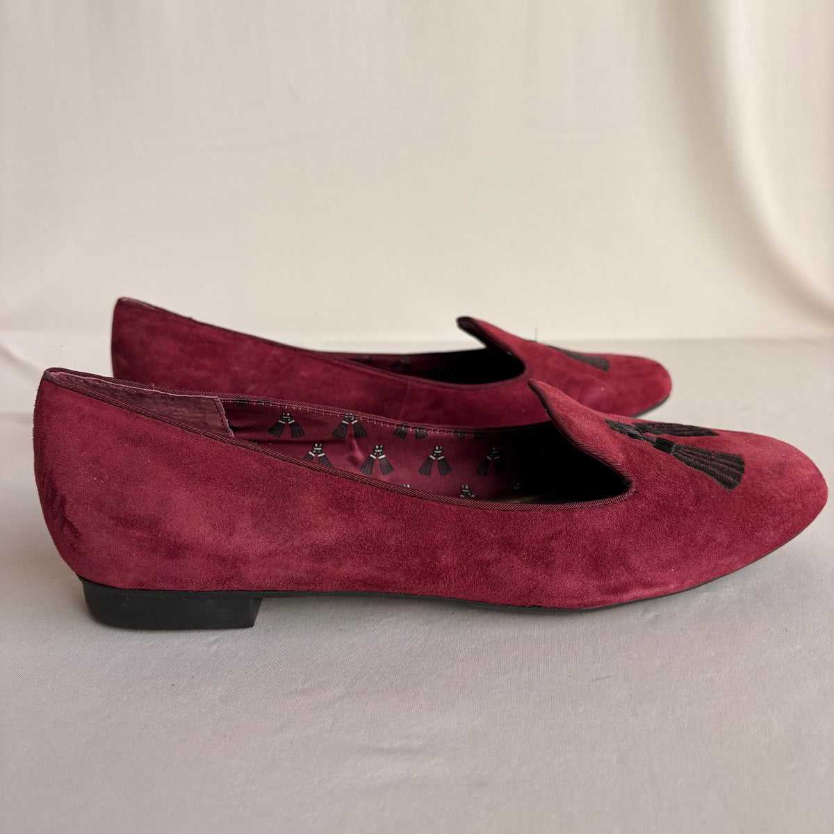Isaac Mizrahi Burgundy Suede Loafer Flats - Tassel Detail, 7.5