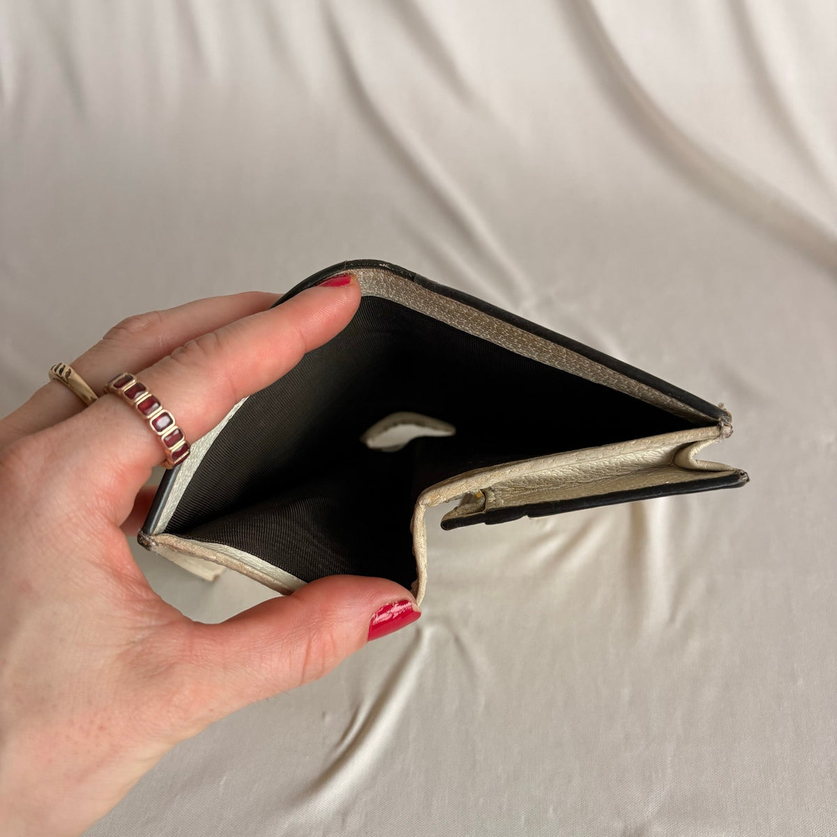 Gucci GG Marmont Berry Print Wallet - Cream, Gold Hardware- 2020