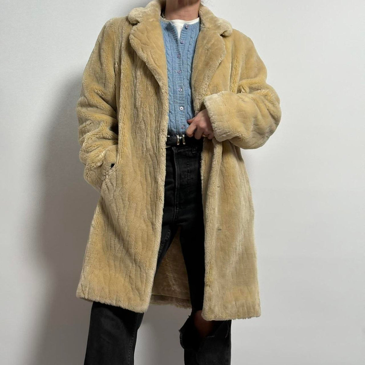 Vintage Portrait Cream Faux Fur Coat - Medium